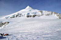 Lo Shinn (terza montagna dell'Antartide) visto dal campo due