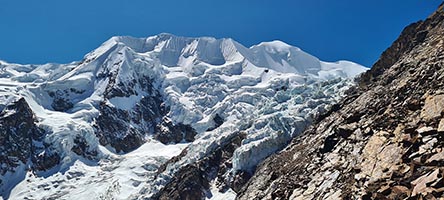 Salendo verso il campo uno dell'Illimani