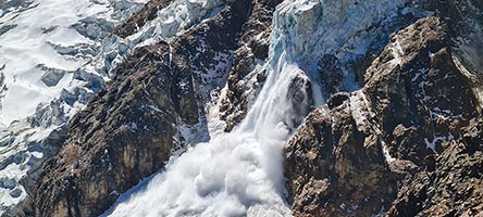 Crollo di un seracco sull'Illimani