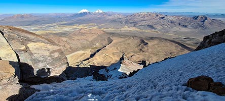 La cresta ovest lungo la via normale di salita al Sajama