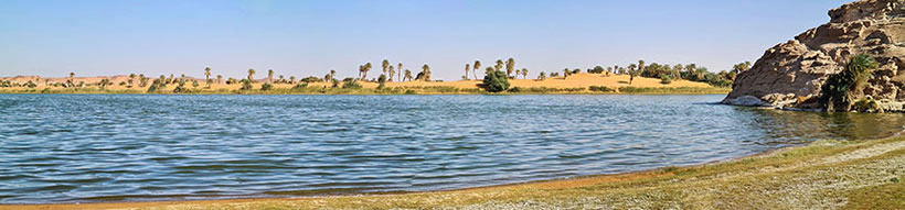 Panoramica dalla sponda del lago Katam, gruppo di Ounianga Kébir, lista Unesco dei patrimoni dell'umanità 