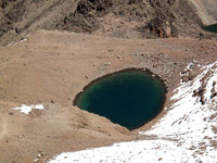 Laghetto glaciale dall'alto