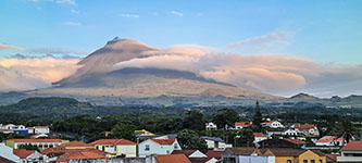 Il vulcano di Pico al tramonto da Madalena