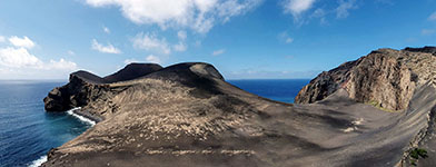 La nuova punta ovest di Faial creata dall'eruzione del vulcano di Capelinhos nel 1957/8