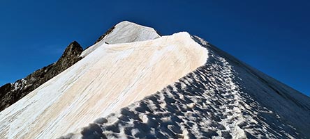 La parte finale della cresta Biancograt verso il Pizzo Bianco