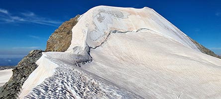 La ripida cresta est del Palù Orientale, 3882 m, vista dalla forcella Pers