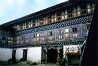 Jakar, palazzo di Wangdichholing, il cortile