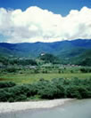 Bhumtang, il fiume e lo Dzong