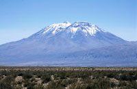 I vulcani Licancabur (5930 m) e Juriques da San Pedro de Atacama