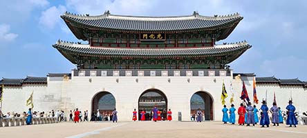 La porta principale di Gwanghwamun nel palazzo reale di Gyeongbokgung