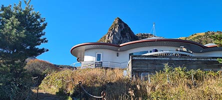 Il rifugio Samgakbong lungo il sentiero Gwaneumsa al monte Halla