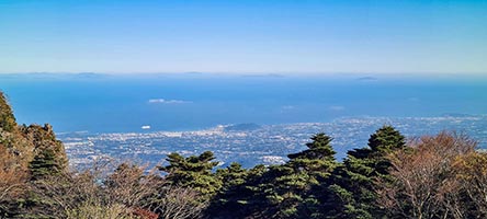 La costa sud della Corea dalla vetta del monte Halla