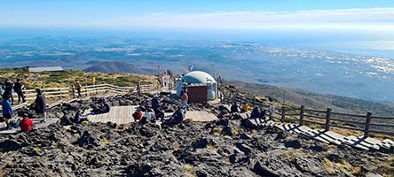 Il centro informazioni turistiche poco sotto alla vetta del monte Halla