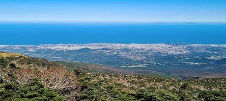 La città di Jeju (Jeju-si) dal monte Halla