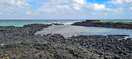 Le fortificazioni costiere di Gwangot lungo il sentiero Olle nr. 19 a Jeju