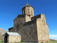 La chiesa di Tsminda Sameba, 2200 m
