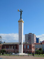 Batumi, obelisco dedicato a Medea
