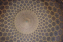 Rosone centrale della cupola della moschea di Lotfollah in piazza dell'Imam a Isfahan