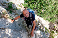 Paolo arrampica in discesa
