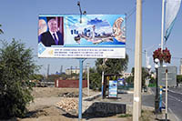 Manifesto dell('ex) Presidente Nursultan Nazarbaev a Turkistan