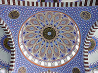 Cupola interna della moschea centrale a Bishkek