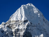 Il 'Wedge Peak' dal campo base nord del Kangchenjunga