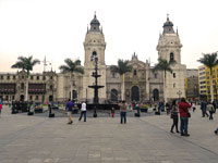Cattedrale e plaza de Armas di Lima