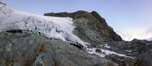 Il limite della neve ai piedi del ghiacciaio Margherita